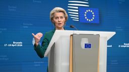 Ursula von der Leyen mantiene el fin del motor de combustión en 2035 pero confía en los combustibles sintéticos 