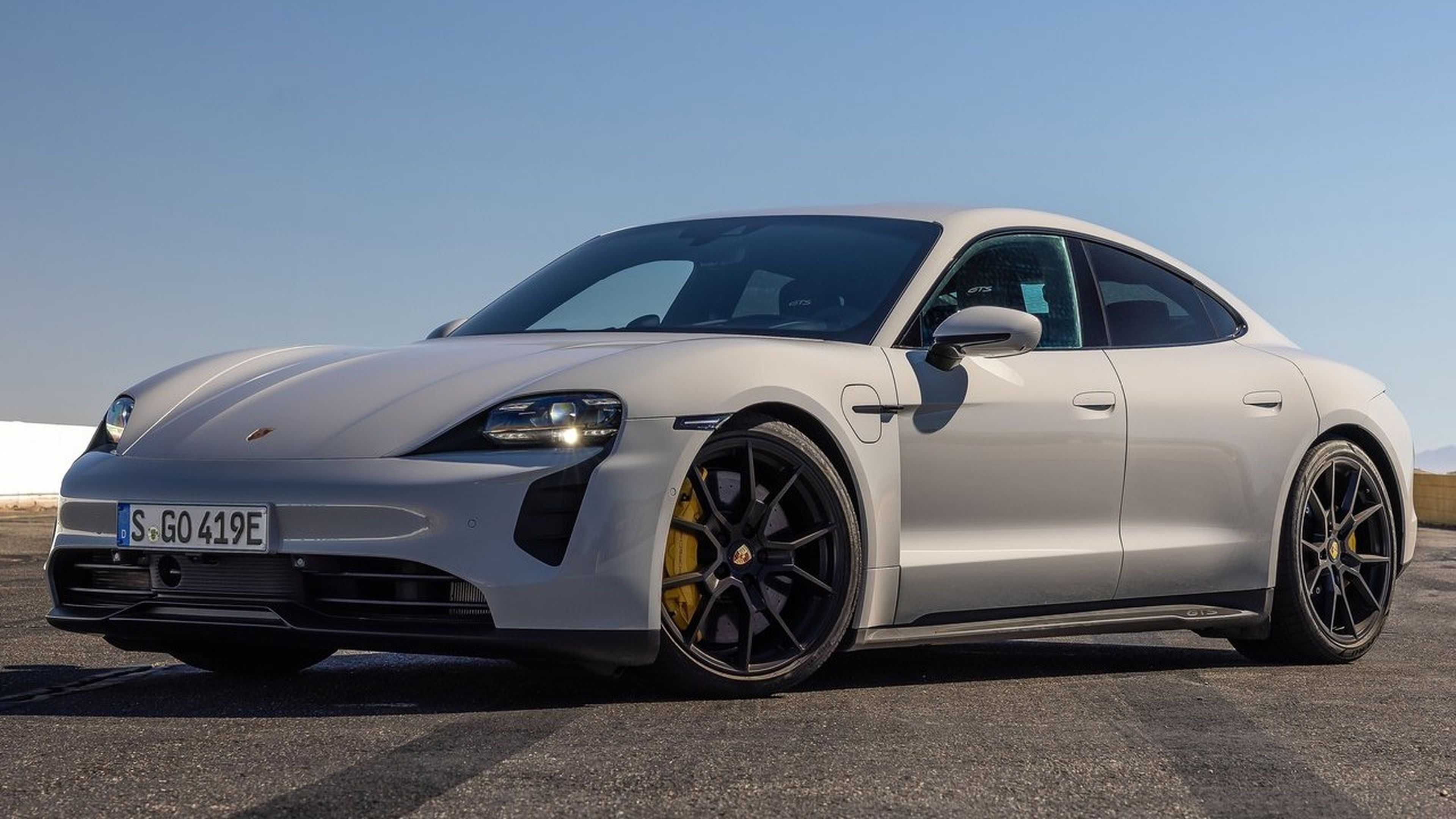 Los coches eléctricos pierden la mitad de su valor en un año