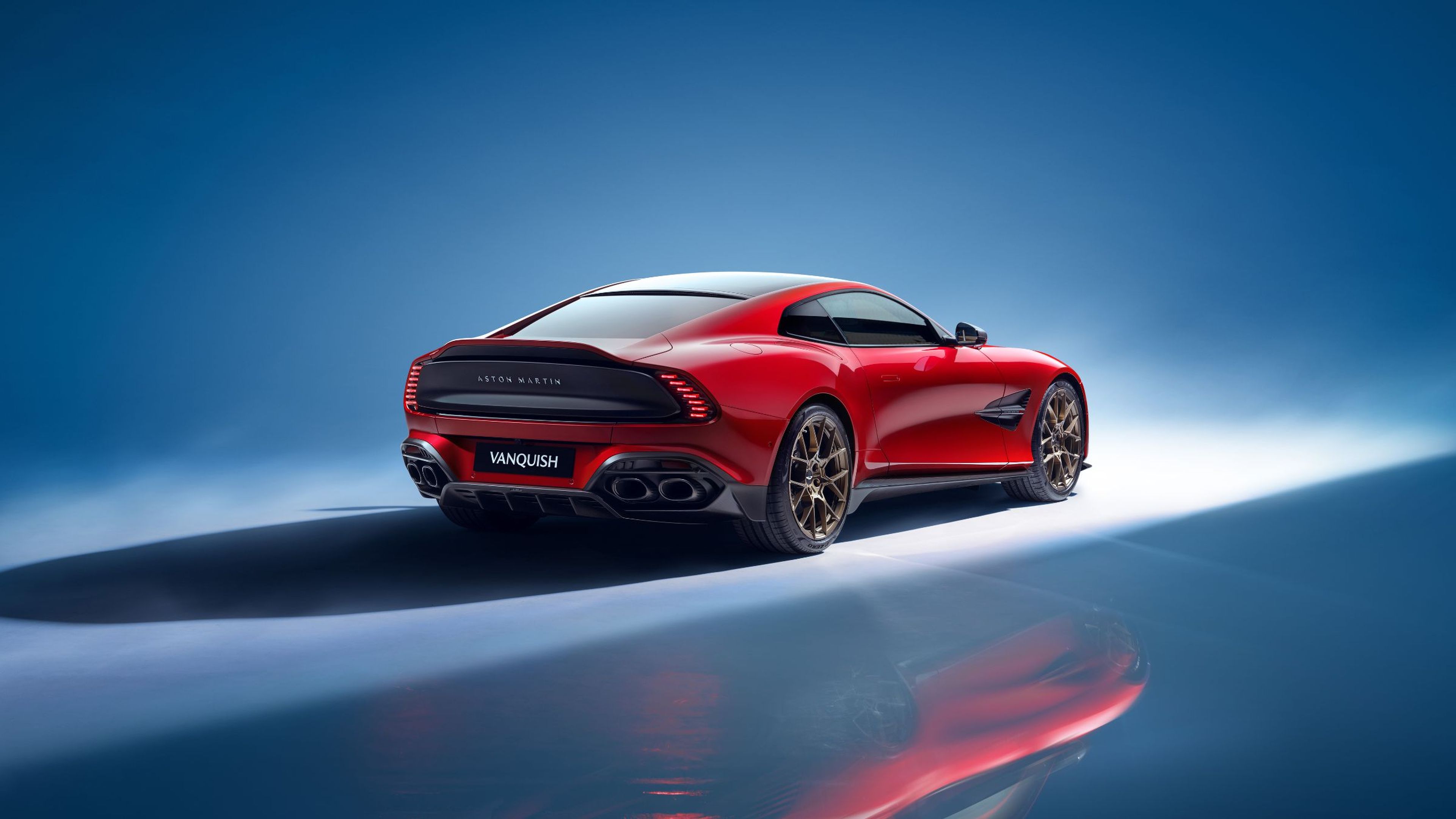 Aston Martin Vanquish 2024: regresa el icono con un V12 de 835 CV 