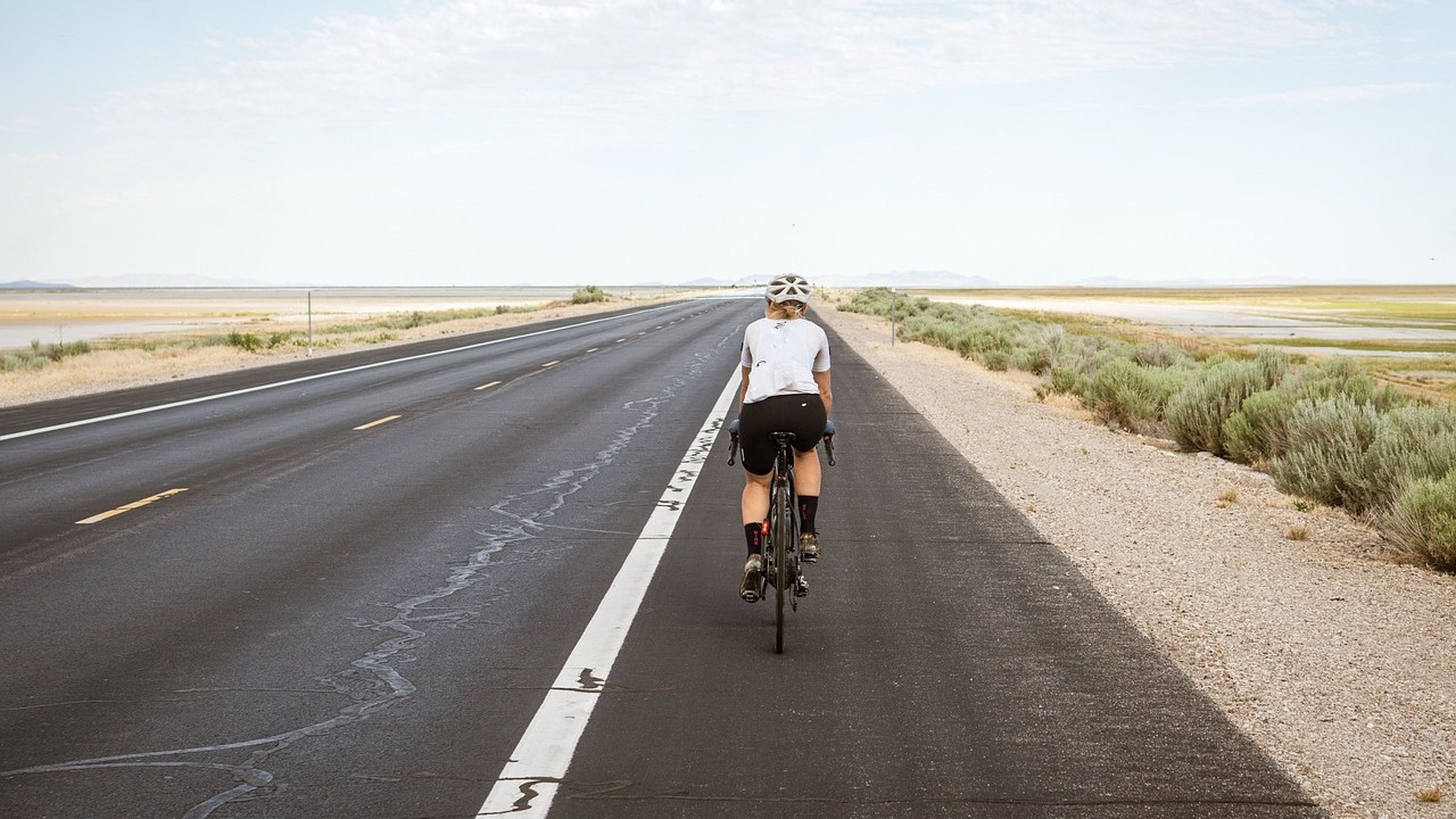 Manera correcta de adelantar a los ciclistas