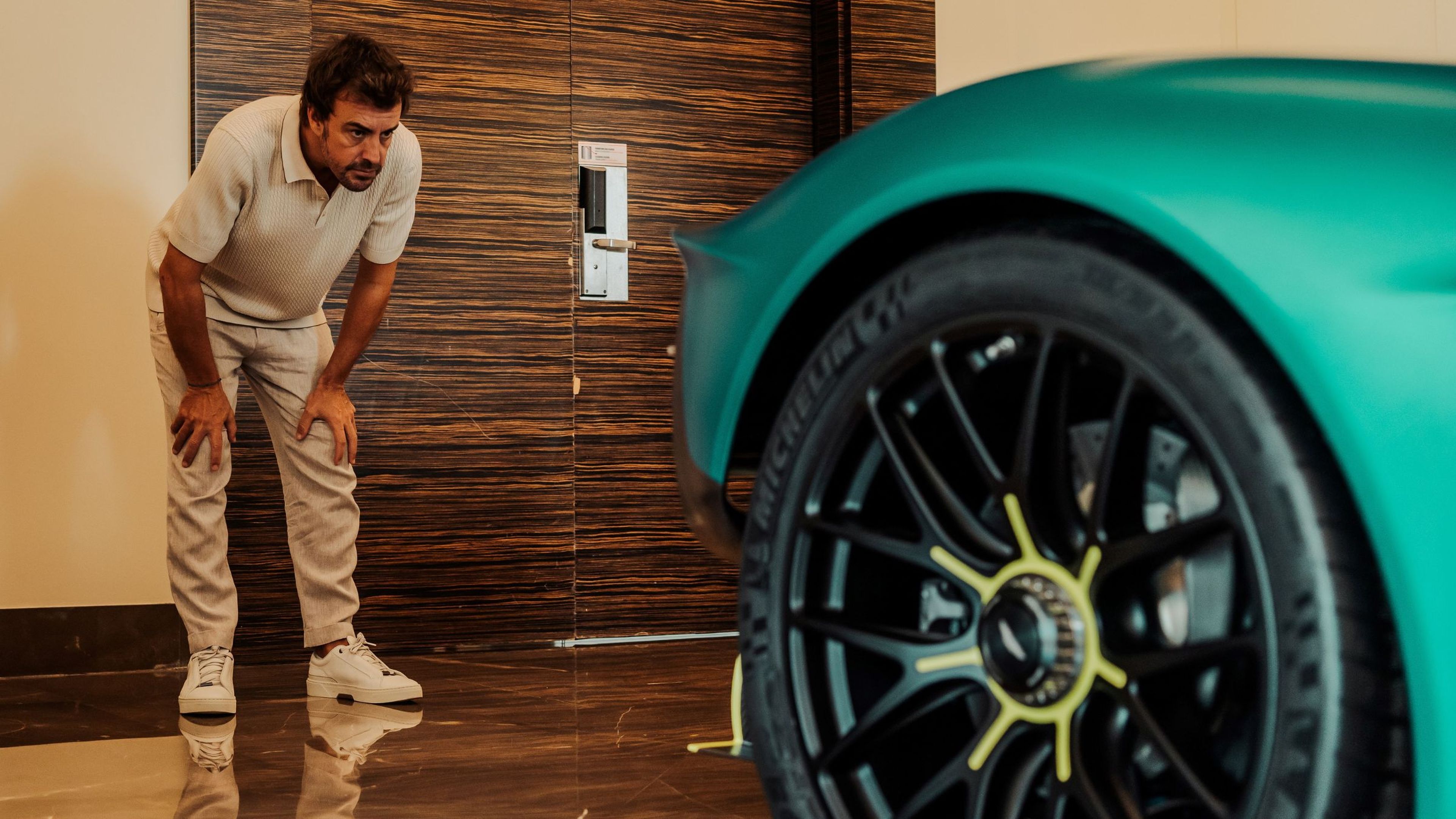 Este es el nuevo autorregalo que se ha hecho Fernando Alonso: un hiperdeportivo de 1.155 CV con un precio de partida de más de 3 millones de euros 