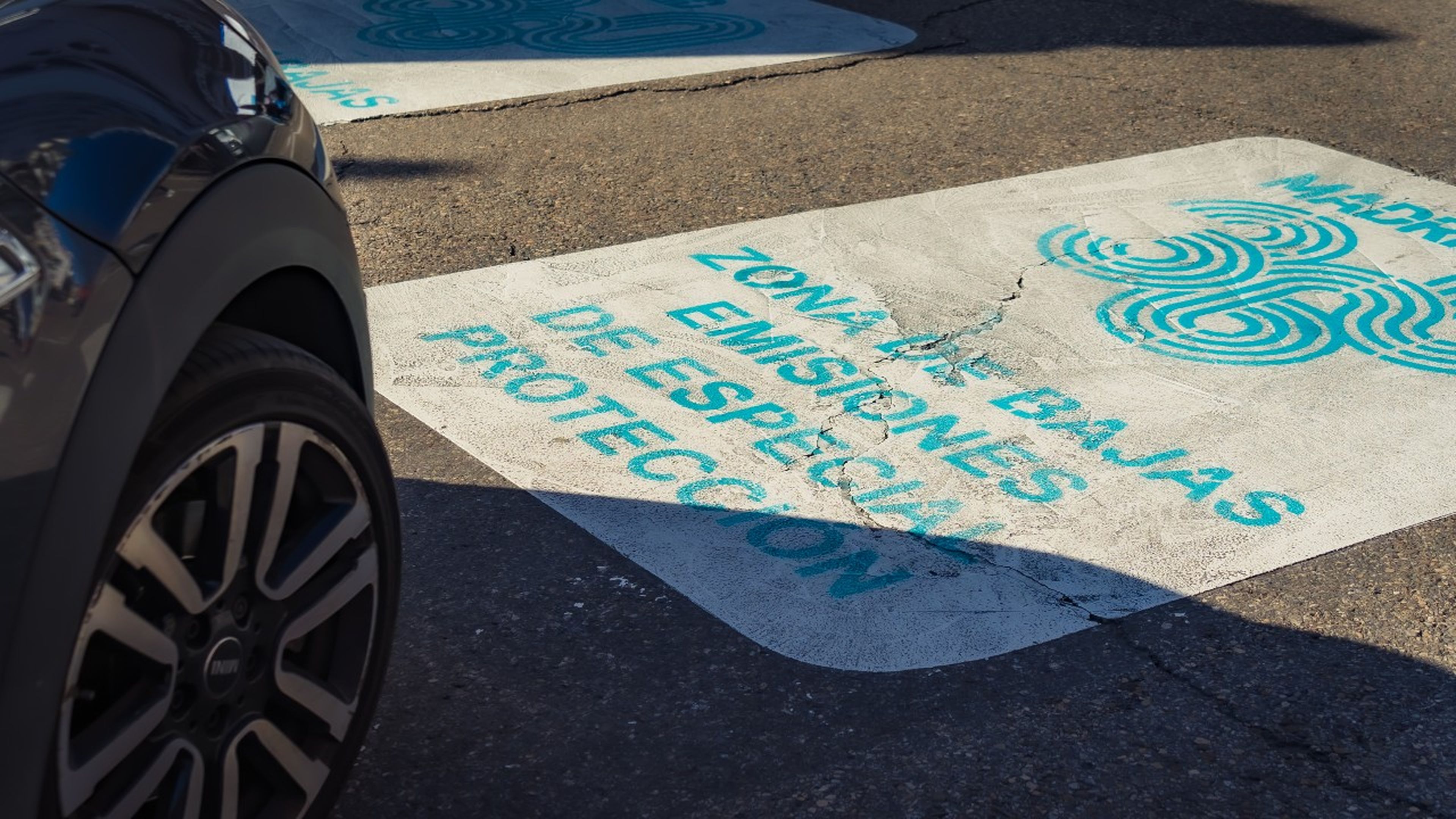Estas ciudades plantan cara a las ZBE y los coches sin etiqueta pueden circular Estas ciudades plantan cara a las ZBE y los coches sin etiqueta pueden circular