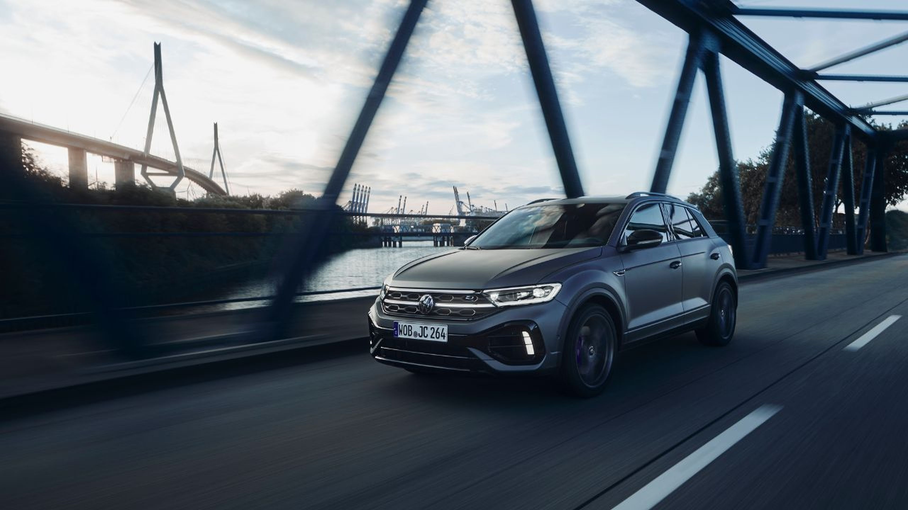 El año pasado el T-Roc fue el coche más vendido de Volkswagen. Ahora estrena la edición Carbon Mate 