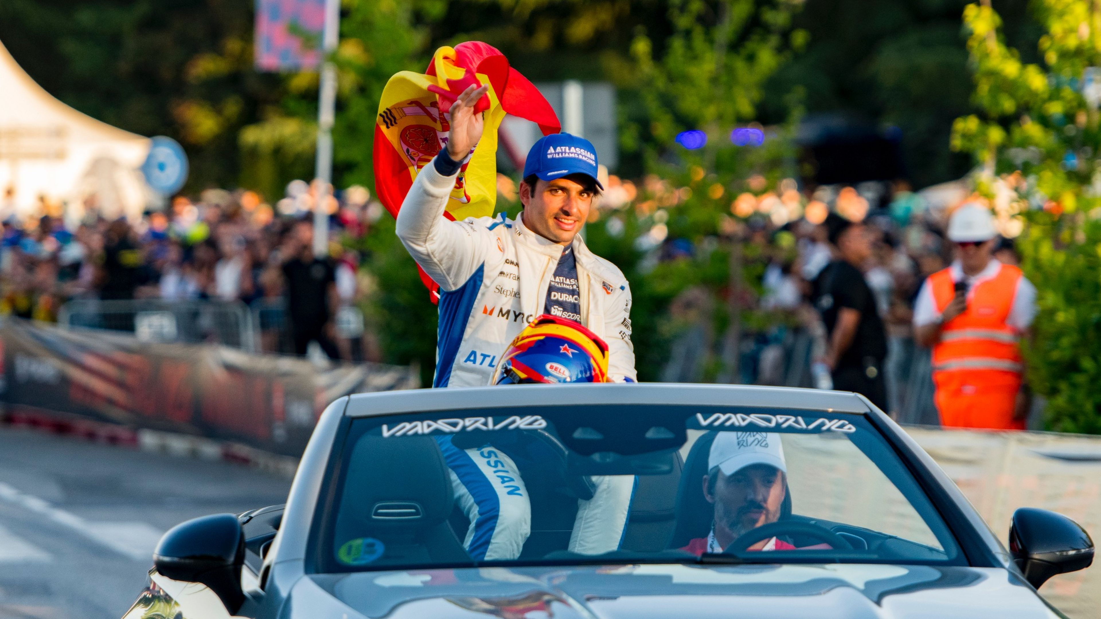 f1 f1 Carlos Sainz saluda exbhibición F1