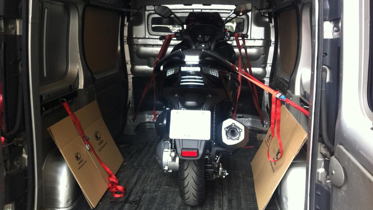 Cómo Llevar Tu Moto En Furgoneta Y Ahorrar En Ocho Pasos Motos Autobild Es