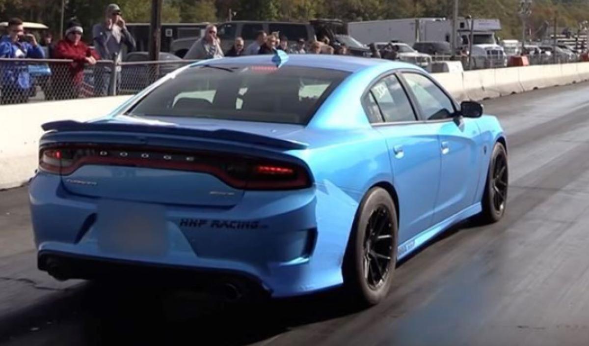 'Drag Race' con un Dodge Charger Hellcat de 1.000 CV -- Autobild.es