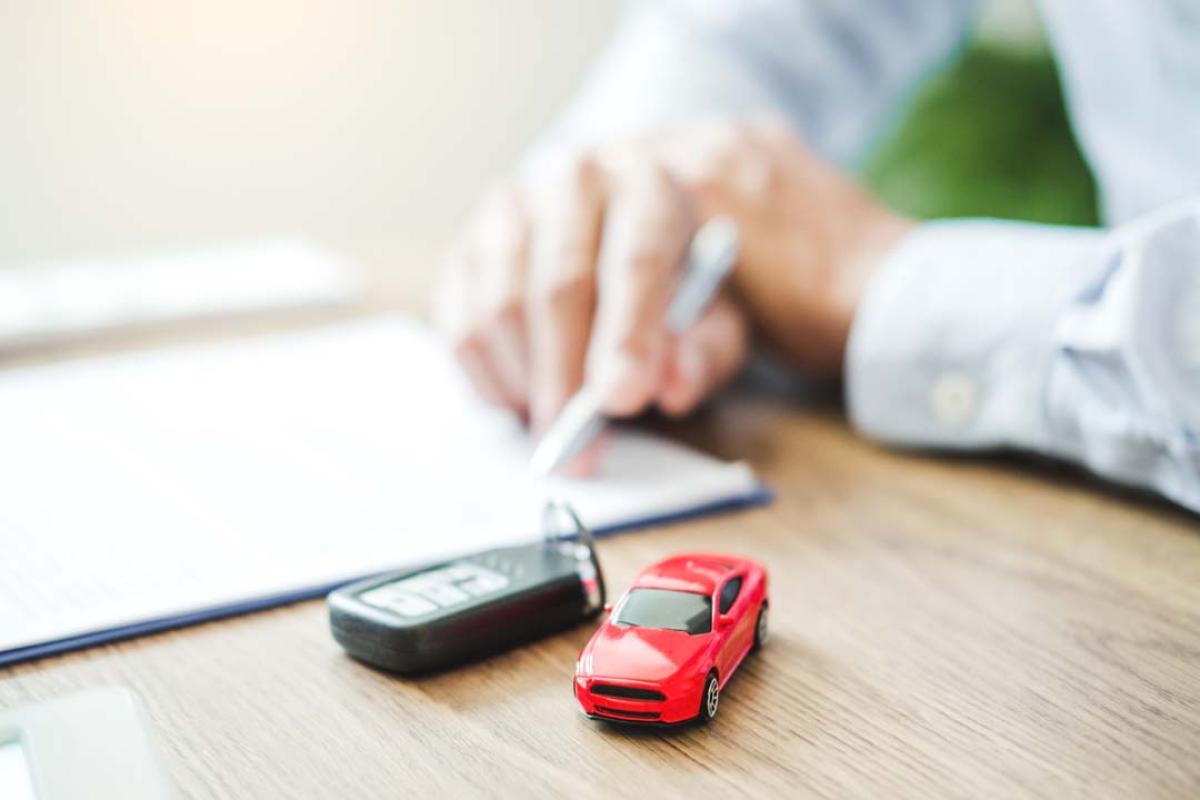 Cómo hacer un contrato de compraventa de coches entre particulares --  