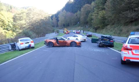 Ocho coches sufren un accidente múltiple en Nürburgring