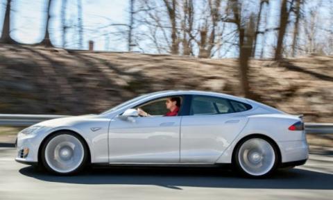 Tesla Model S lateral Tesla Model S lateral