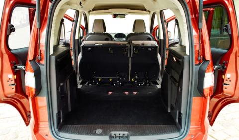 Ford Tourneo Courier: el profesional familiar y deportista