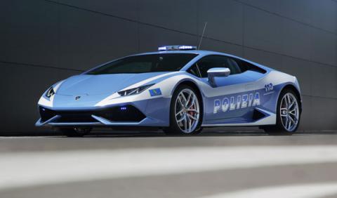 El Lamborghini Huracán LP 610-4 de la Polizia sustituye a los Gallardos que se les entregaron en 2004 y 2008 A la Polizia le han cambiado los Gallardos por este Lamborghini Huracán LP 610-4