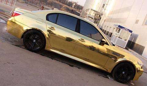 BMW Serie 5 bañado en oro BMW Serie 5 bañado en oro