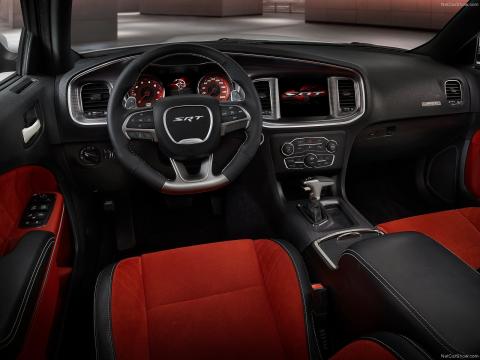 Dodge Charger SRT Hellcat 2015 interior y salpicadero Dodge Charger SRT Hellcat 2015 interior y salpicadero