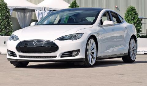 Tesla, con garantía de ocho años sin límite de kilometraje Tesla, con garantía de ocho años sin límite de kilometraje