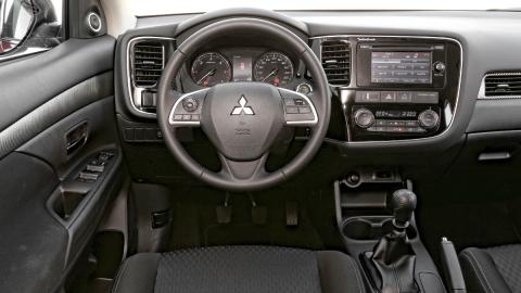 Mitsubishi Outlander interior Mitsubishi Outlander interior
