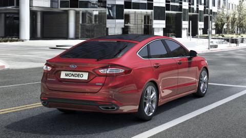 Ford Mondeo 2015 trasera Ford Mondeo 2015 trasera