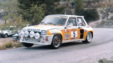 Renault 5 Maxi Turbo-Tramo de rally Renault 5 Maxi Turbo-Tramo de rally