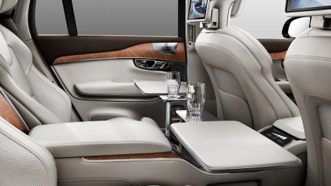 Volvo XC90 Excellence interior 3
