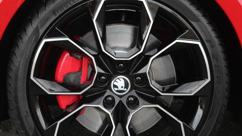 Skoda Octavia RS 230 2015 llantas Skoda Octavia RS 230 2015 llantas