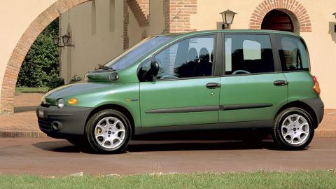 Coches terrorificos Halloween Fiat Multipla lateral Coches terrorificos Halloween Fiat Multipla lateral