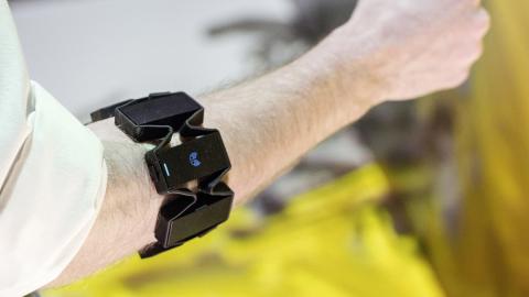 pulsera control gestos montaje virtual pulsera control gestos montaje virtual