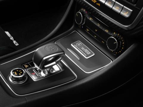 MERCEDES AMG PETRONAS 2015 World Champion Edition interior