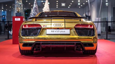 Audi R8 V10 2015 oro trasera vinilo Audi R8 V10 2015 oro trasera vinilo