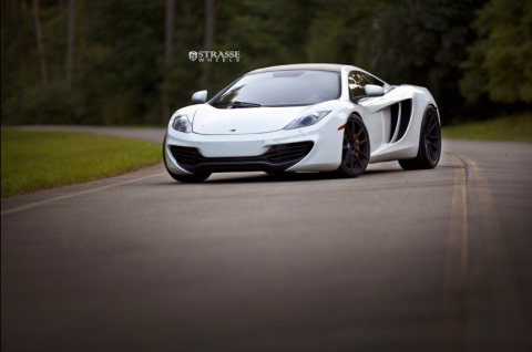 McLaren 12C AMS tres cuartos delanteros McLaren 12C AMS tres cuartos delanteros