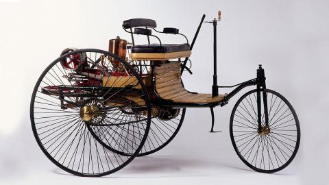 el primer automóvil moderno