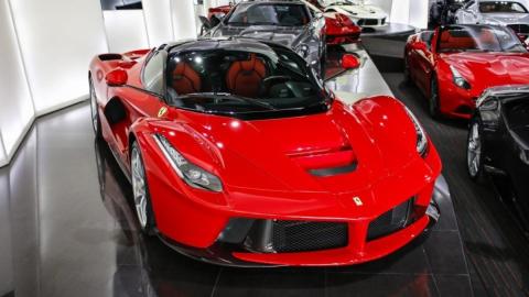 Venta Ferrari LaFerrari 2014 Dubái frontal Venta Ferrari LaFerrari 2014 Dubái