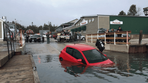 Yaris en el agua Yaris en el agua