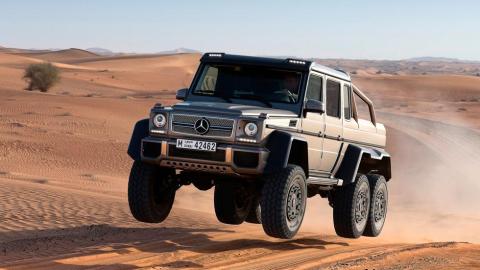 Mercedes Clase G 6x6 Mercedes Clase G 6x6 salto