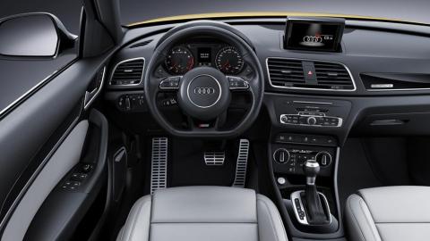 Audi Q3 2016 salpicadero Audi Q3 2016 SUV compacto lujo amarillo deportivo