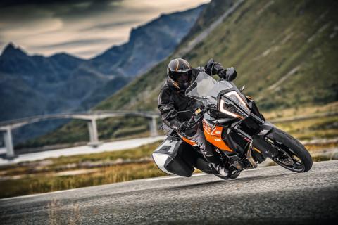 KTM 1290 Super Adventure 2017 1 KTM-1290-Super-Adventure-2017-1