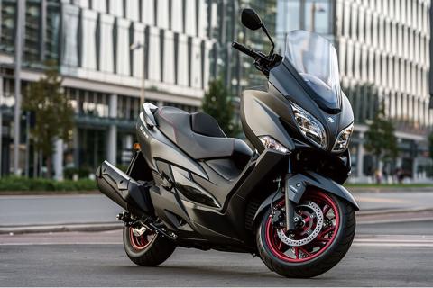 Suzuki Burgman 400 2017 1 Suzuki-Burgman-400-2017-1