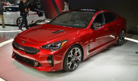 Kia Stinger Kia Stinger, en el Salón de Detroit