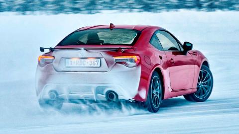 prueba nuevo toyota GT86 2017 trasera dinámica prueba nuevo toyota GT86 2017 trasera dinámica