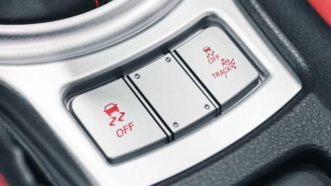 prueba nuevo toyota GT86 2017 detalle botón 'Track Mode' prueba nuevo toyota GT86 2017 detalle botón 'Track Mode'