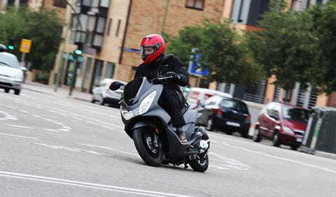 Prueba de la Honda PCX 125: como PCX en el agua ¡y carné B! Prueba de la Honda PCX 125: como PCX en el agua ¡y carné B!
