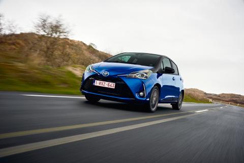 Nuevo Toyota Yaris con nuevo paragolpes Nuevo Toyota Yaris con nuevo paragolpes