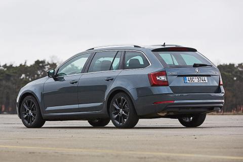 Peugeot 308 SW vs Skoda Octavia Combi: Peugeot 308 SW vs Skoda Octavia Combi: