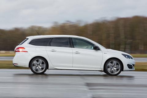 Peugeot 308 SW vs Skoda Octavia Combi: Peugeot 308 SW vs Skoda Octavia Combi: