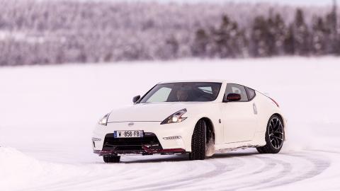 Nissan 370Z Nismo Hielo cruzada drift Nissan 370Z Nismo Hielo cruzada drift