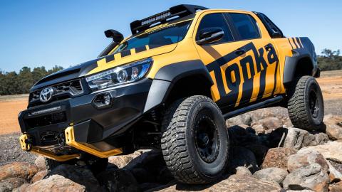 Toyota Hilux Tonka Concept frontal trialera Toyota Hilux Tonka Concept frontal trialera