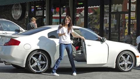 Los coches de Miley Cyrus Los coches de Miley Cyrus
