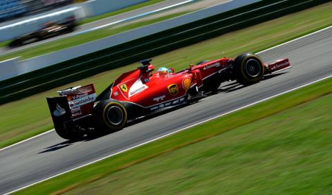 Alonso: "En carrera espero luchar con los Red Bull"