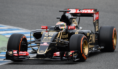 Lotus cumple  y estrena el E23 en Jerez
