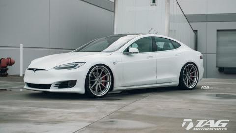 Tesla Model S ADV.1 Tesla Model S ADV.1