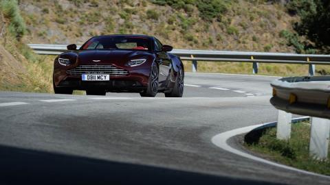 Prueba Aston Martin DB11 V8 curvas Prueba Aston Martin DB11 V8 deportivo britanico lujo