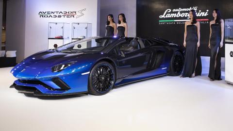 Lamborghini Aventador S Roadster ‘50th Anniversary Japan’ Lamborghini Aventador S Roadster